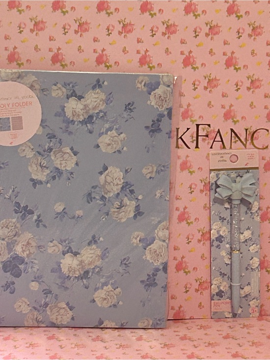 LoveShackFancy Other - LoveShackFancy NWT Floral Blue Poly Folder set with Bow Ballpoint Pen
